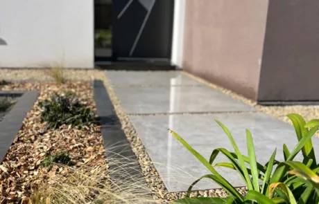 Entretien des espaces verts devanture de maison à Arras, Lens, Douai, Lille déductible à -50% - 2M Aménagement Paysagiste