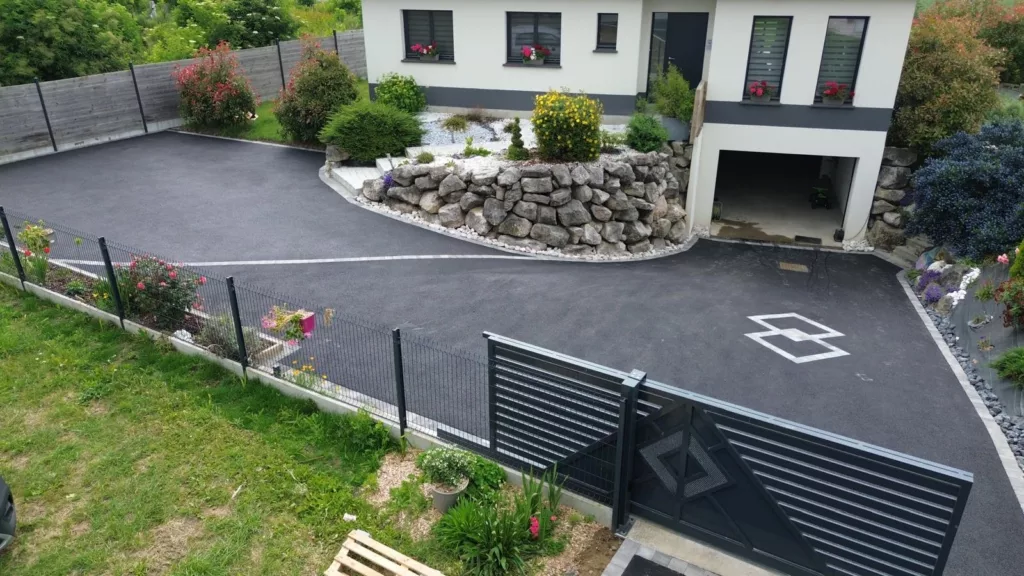 Aménagement extérieur d'une maison à Saint-Laurent-Blangy - 2M Aménagement - 1